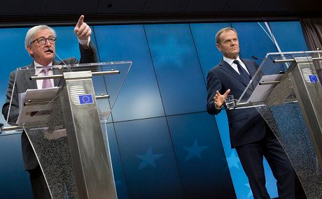 Donald Tusk, Jean-Claude Juncker (Virginia Mayo (AP Photo/Virginia Mayo))