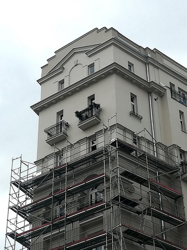 Odnowiona kamienica przy Marszakowskiej 1